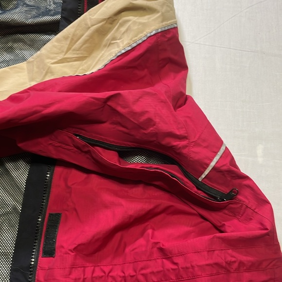 Road Runner Running Jacket Women's Size L Red and Tan Gore-Tex. Pre-Owned. - Picture 8 of 10